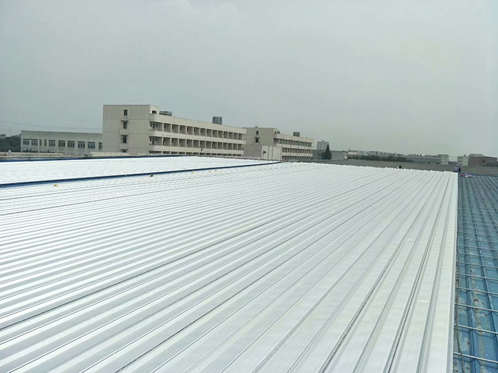 選擇彩鋼屋面翻新水漆廠家的關(guān)鍵因素