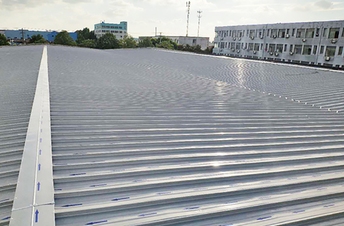 彩鋼金屬屋面防水翻新:保護(hù)建筑的長期安全與美觀